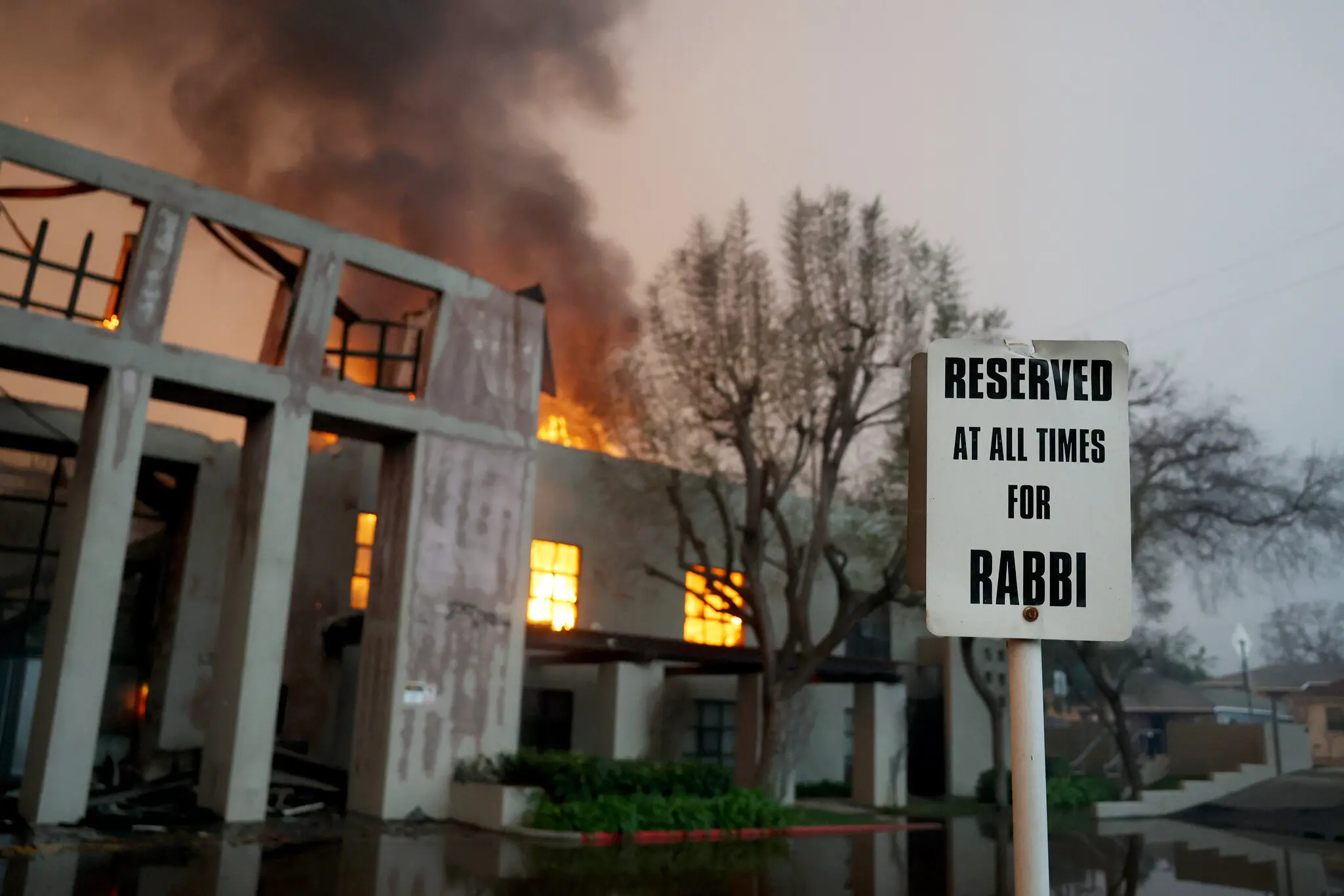 Спільноти у горі: як релігійні громади відновлюються після пожеж